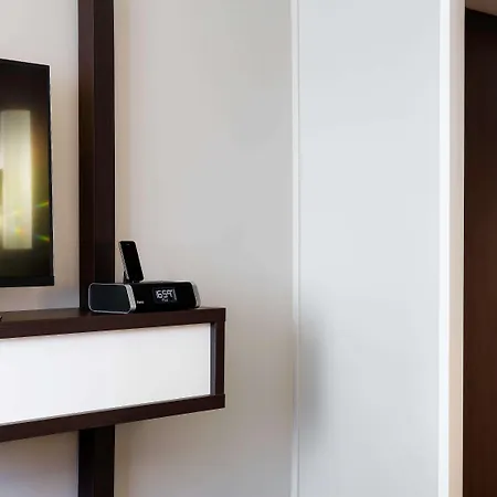 Hotel Mercure Centre Cathedrale 4*