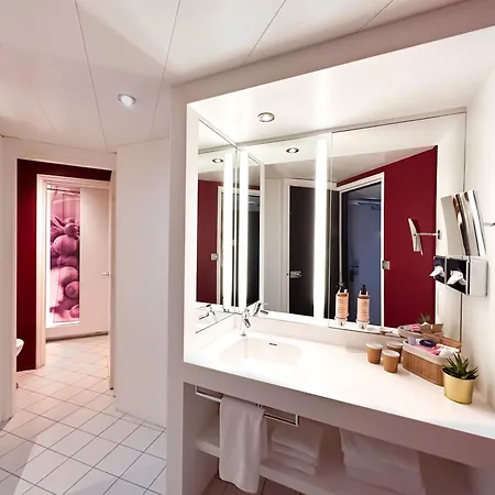 Hotel Mercure Centre Cathedrale 4*