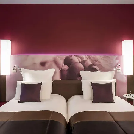 Hotel Mercure Centre Cathedrale 4*
